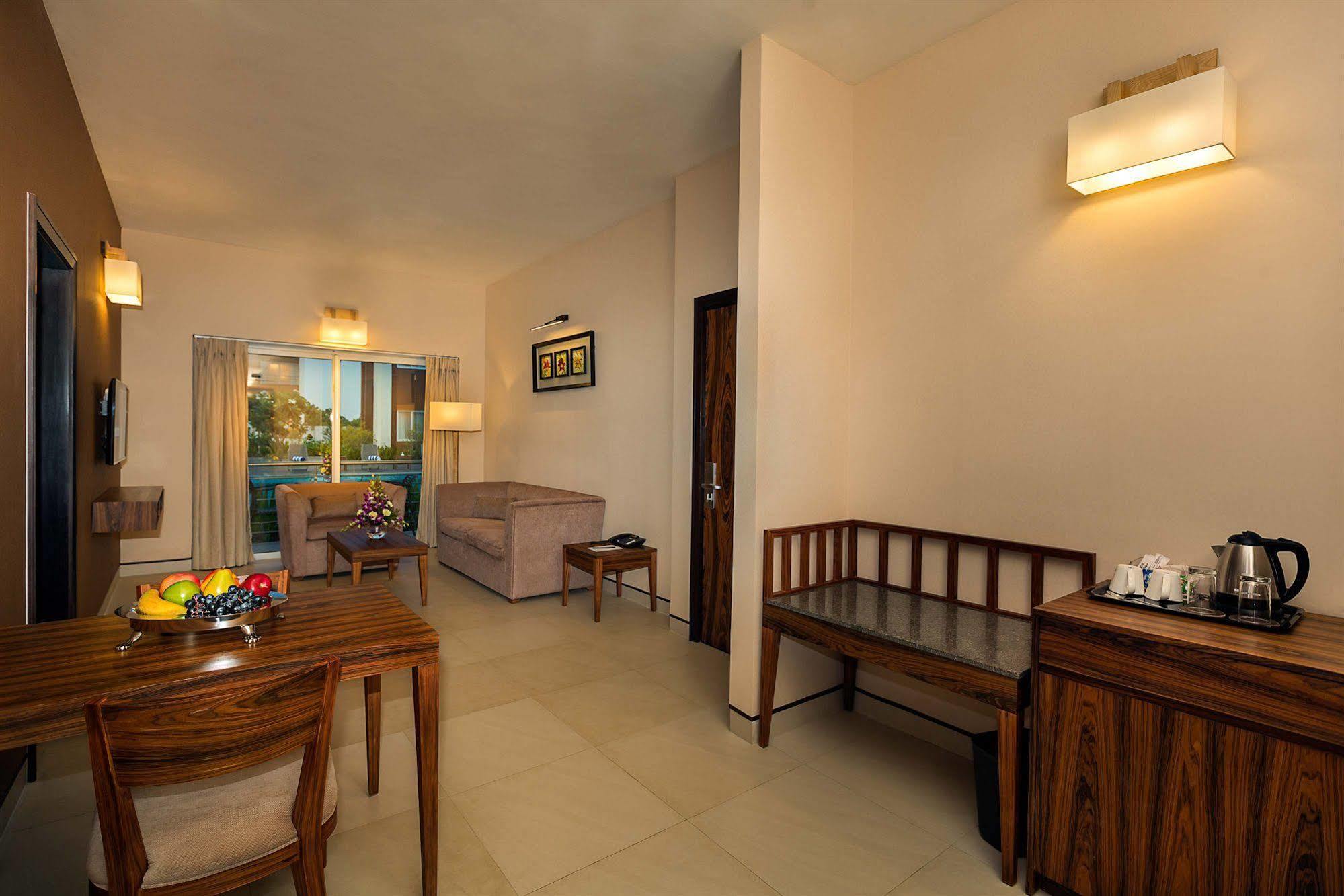 Confluence Banquets And Resort Mahábalipuram Kültér fotó